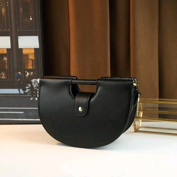 Elegant Silver Clutch Bag - Picture 10 of 16